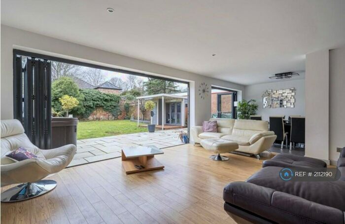 4 Bedroom Semi-Detached House To Rent In Sheldons Road, Hook, RG27