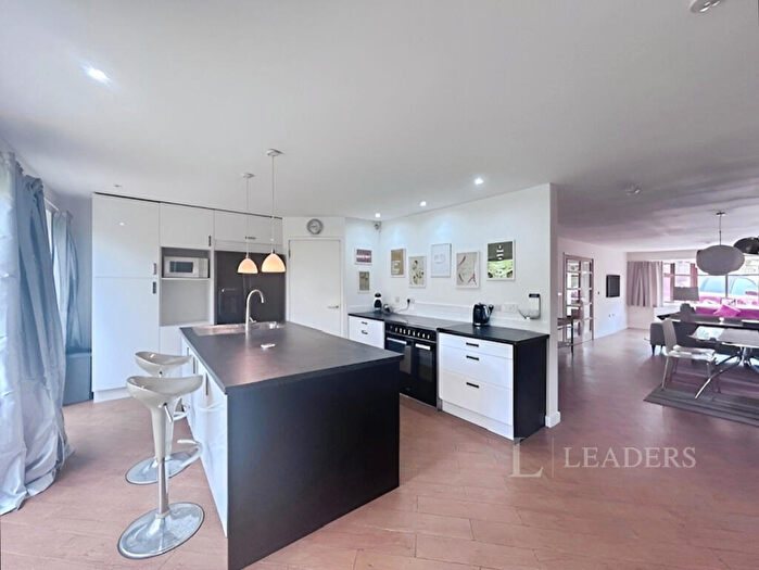 5 Bedroom House To Rent In Church Road, Astwood Bank, B96