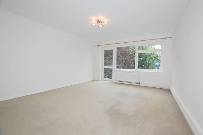 2 Bedroom Flat To Rent In Oakdale, Westgate Road, Beckenham, BR3