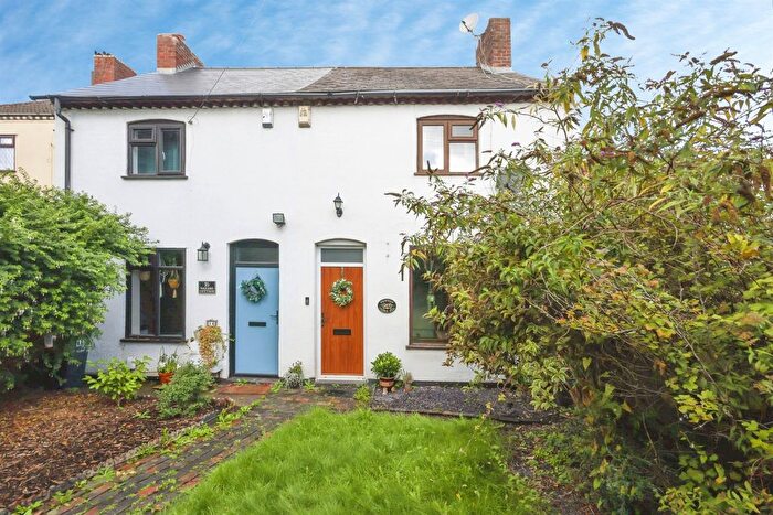 2 Bedroom Semi Detached House For Sale In Chawn Hill, Stourbridge, DY9