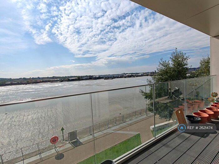 2 Bedroom Flat To Rent In Liner House, London, E16