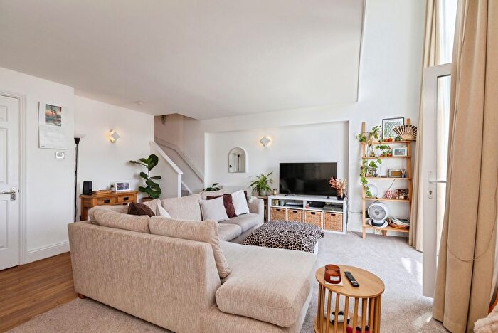 2 Bedroom Maisonette For Sale In Ferry Street, Bristol, BS1