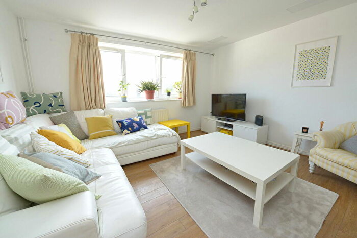 1 Bedroom Flat For Sale In Old Dairy Close, Fleet, GU51