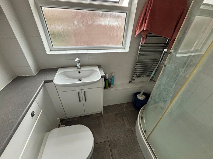 1 Bedroom Flat To Rent In Newnham Street, Chatham, ME4