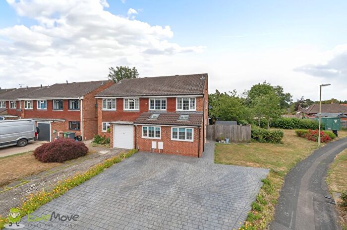 4 Bedroom Semi-Detached House For Sale In Jubilee Close, Pamber Heath, Tadley, Hampshire, RG26
