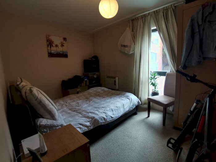 1 Bedroom Flat To Rent In Barnfield House, Salford Approach, M3