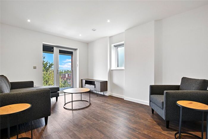 3 Bedroom Flat To Rent In Cezanne Road, London, W3