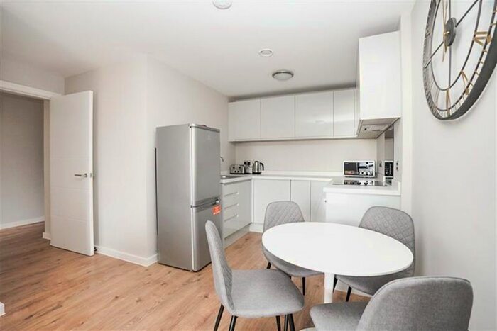 2 Bedroom Flat To Rent In Jesse Hartley Way, Liverpool, L3