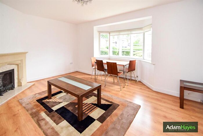 2 Bedroom Apartment To Rent In Ossulton Way, Hampstead Garden Suburb, N2