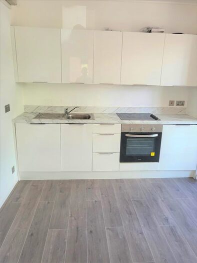Studio To Rent In Laburnham Road, Maidenhead, SL6
