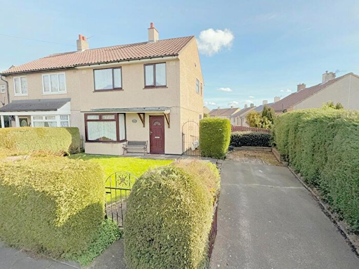 3 Bedroom Semi-Detached House For Sale In Summer Hall Ing, Wyke, Bradford, BD12