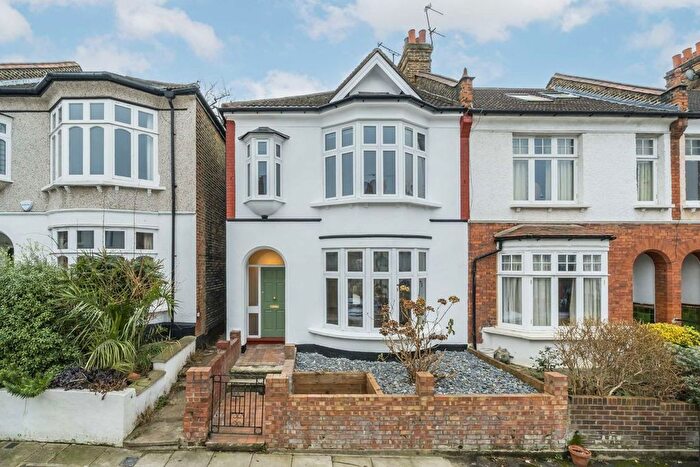 4 Bedroom Property To Rent In Boyne Road, London, SE13