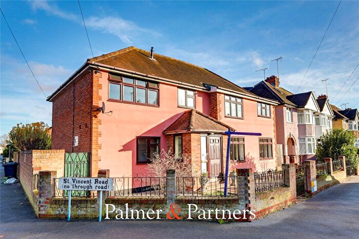 6 Bedroom Detached House For Sale In Oaklands Crescent, Old Moulsham, Chelmsford, Essex, CM2