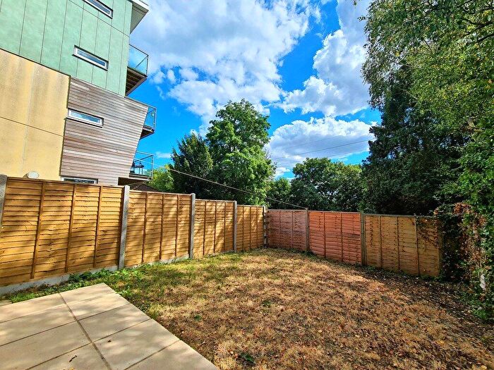 1 Bedroom Flat To Rent In Millbrook Road East, Southampton, Hampshire, SO15
