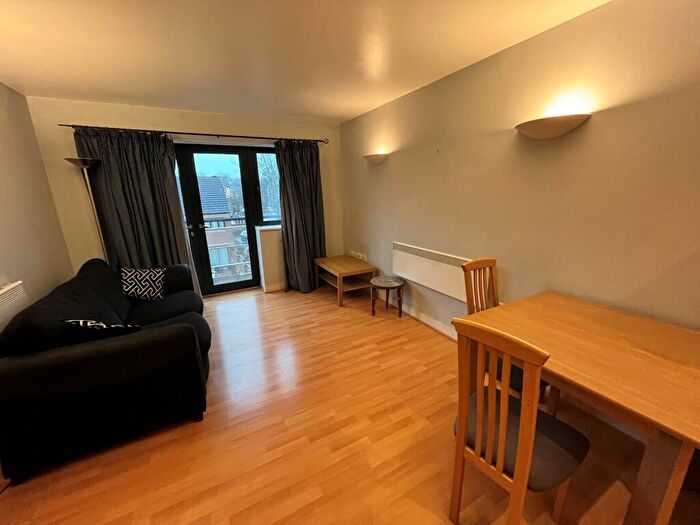 1 Bedroom Flat To Rent In Watermarque, City Centre, B16
