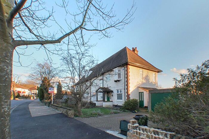 4 Bedroom Semi Detached House To Rent In Farnaby Road, Bromley, BR1