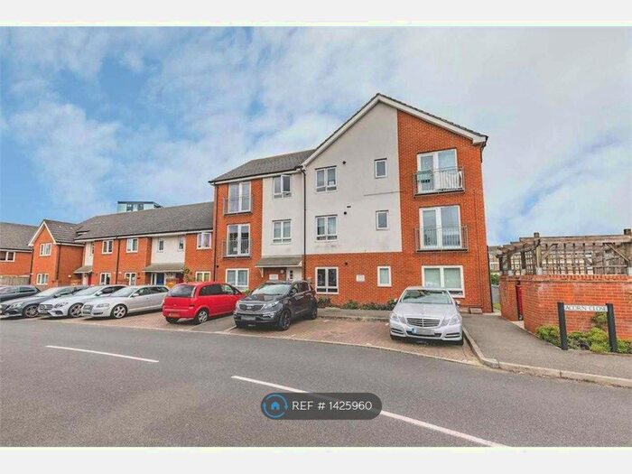 2 Bedroom Flat To Rent In Acorn Close, Langley, Slough, SL3