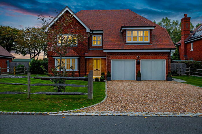 5 Bedroom Detached House For Sale In Highfield Close, Lingfield, RH7