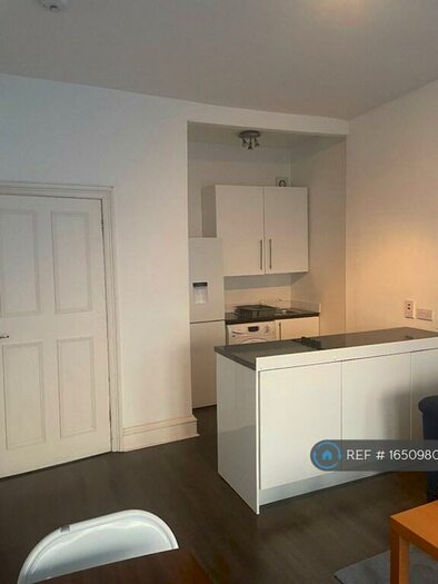 1 Bedroom Flat To Rent In Kennoway Drive, Glasgow, G11