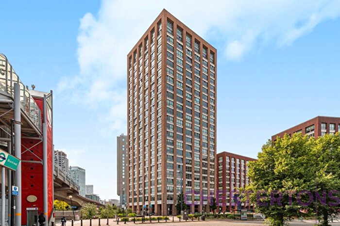 3 Bedroom Flat To Rent In Royal Captain Court, Arniston Way, E14