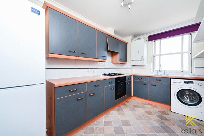 2 Bedroom Flat To Rent In Lloyd Villas, Lewisham Way, Brockley, London, SE4