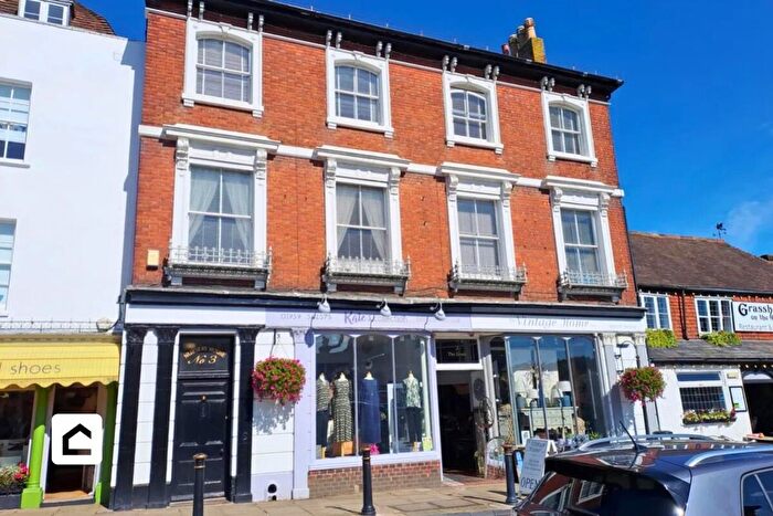 3 Bedroom Flat To Rent In The Green, Westerham, TN16