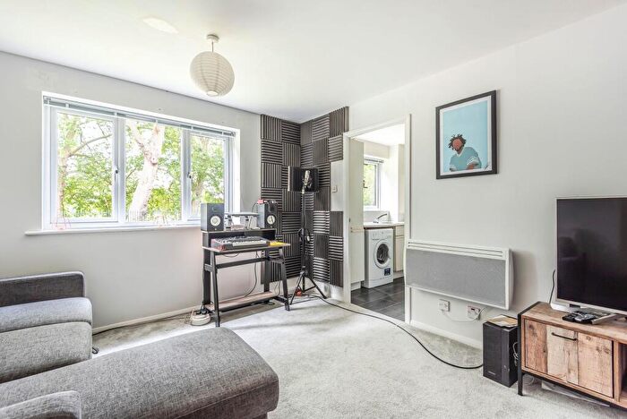 Apartment To Rent In Grinstead Road, Inwen Court Grinstead Road, SE8