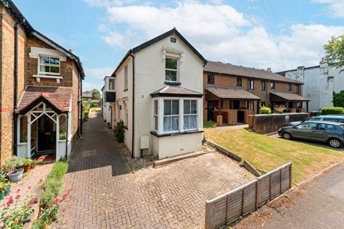 1 Bedroom Maisonette For Sale In Victoria Road, Sutton, SM1