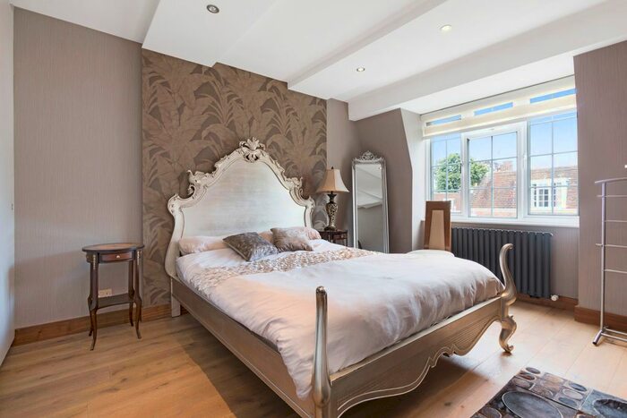 4 Bedroom Town House To Rent In Abbotsbury Close, London, W14