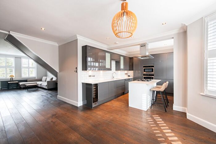 3 Bedroom Flat To Rent In Adamson Road, London, NW3