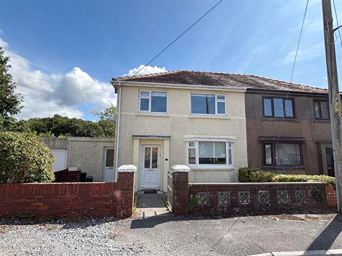 3 Bedroom Semi-Detached House For Sale In Penybryn Avenue, Burry Port, SA16