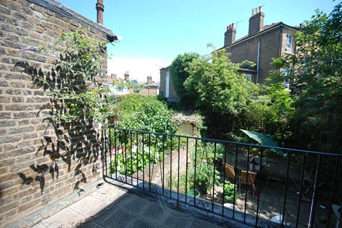 1 Bedroom Flat To Rent In St Thomas's Road, Highbury, London, N4