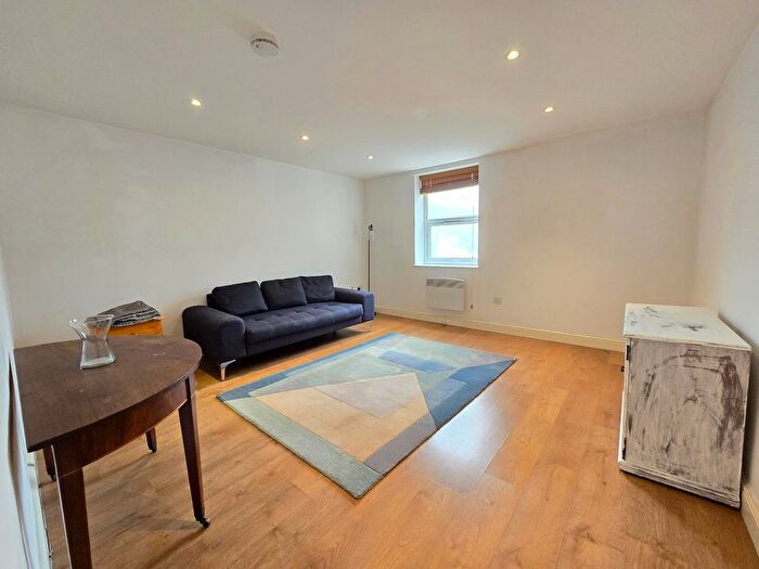 1 Bedroom Flat To Rent In Sandringham Road, London, E8