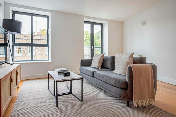 3 Bedroom Apartment To Rent In Gifford Street, London, N1