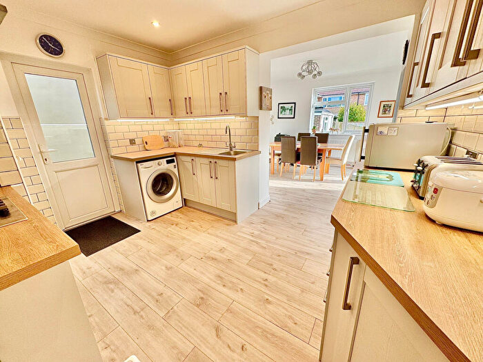 1 Bedroom Detached House To Rent In Keymer Crescent, Worthing, BN12