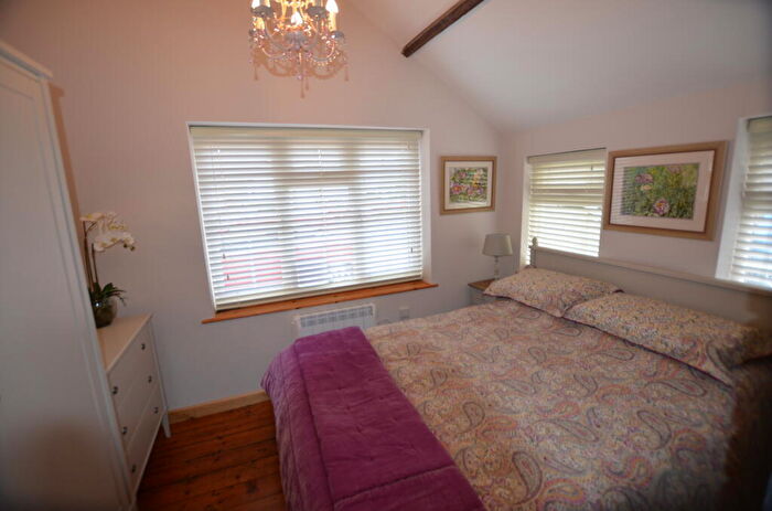 1 Bedroom Cottage For Sale In Bethel Row, Carmarthen, Carmarthenshire, SA33