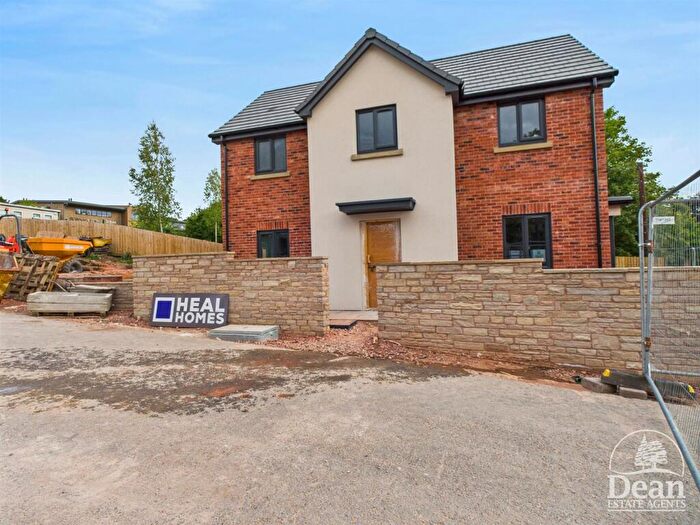 3 Bedroom Detached House For Sale In School Close, Buckshaft Road, Cinderford, GL14