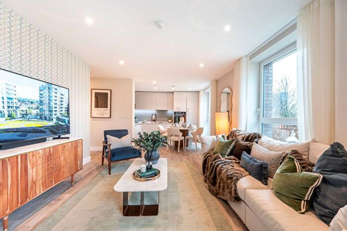 2 Bedroom Flat For Sale In Grand Union, Alperton, HA0