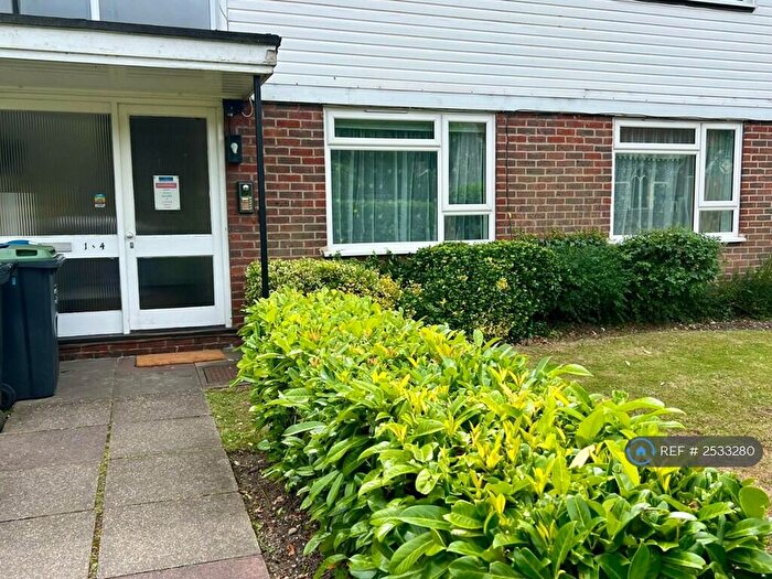 2 Bedroom Flat To Rent In New Place, Croydon, CR0