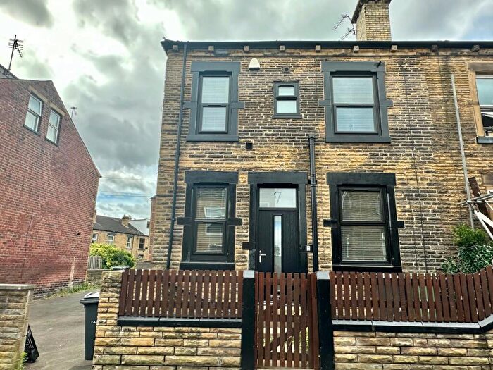 2 Bedroom House To Rent In Airedale Terrace, Morley, LS27