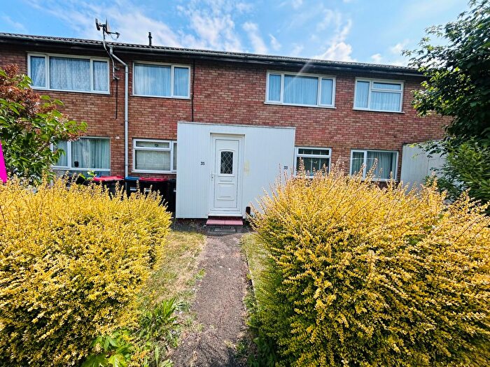 2 Bedroom Flat To Rent In Rowle Close, Milton Keynes, MK14