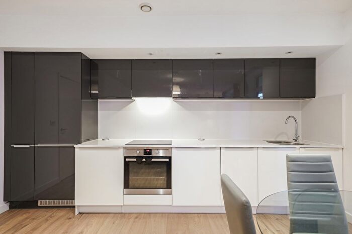 2 Bedroom Flat To Rent In Park Royal, London, NW10