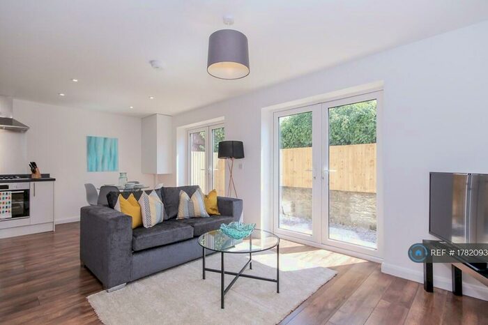 1 Bedroom Flat To Rent In T M Rana Court, Cowley, Oxford, OX4