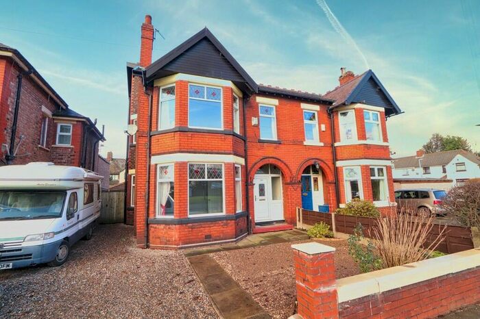 4 Bedroom Semi-Detached House To Rent In Liverpool Road, Irlam, M44