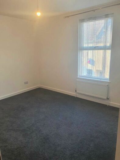 2 Bedroom Semi-Detached House To Rent In Albert Road, Chatham, ME4