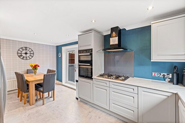 3 Bedroom End Terrace House For Sale In Ref: Gk - Court Lodge Road, Horley, RH6