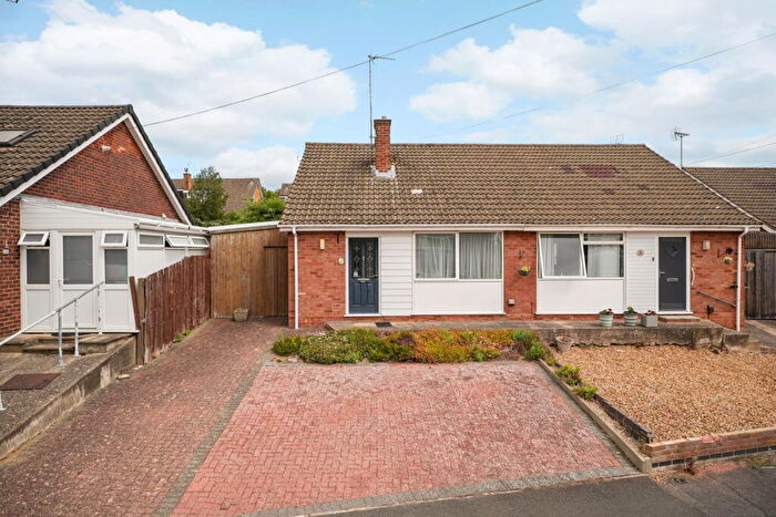 2 Bedroom Semi-Detached Bungalow For Sale In Grosvenor Way, Barton Seagrave, Kettering, NN15
