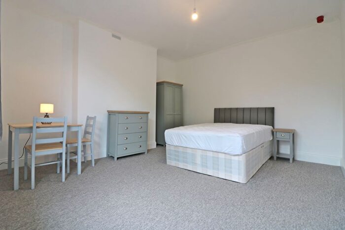 Studio To Rent In The Grove, London, Ealing, London, W5