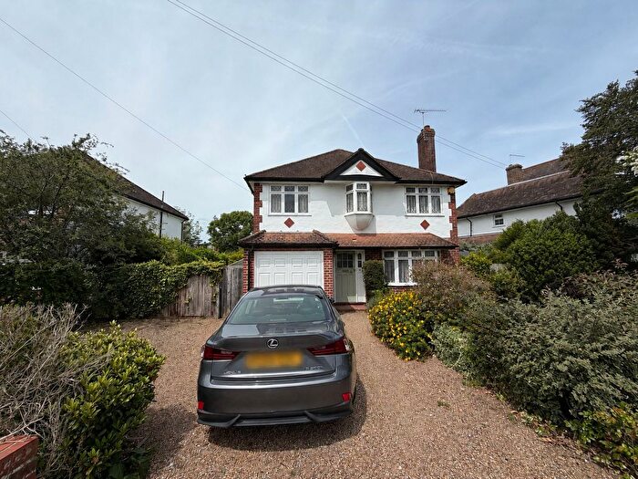 4 Bedroom Detached House For Sale In D'abernon Drive, Stoke D'abernon, KT11