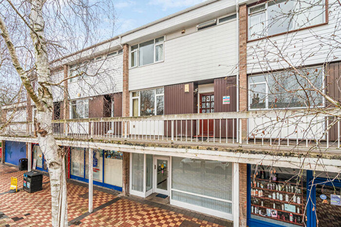 3 Bedroom Maisonette For Sale In Kendall Crescent, Oxford, OX2